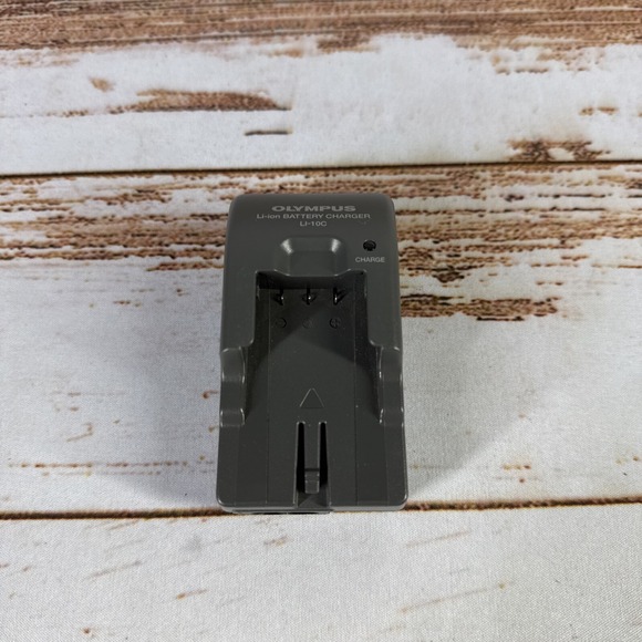 Olympus Other - Authentic OEM Olympus LI-10C Li-ion Camera Battery Charger Cradle No Power Cord
